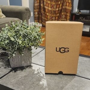 UGG Brown Gift Box